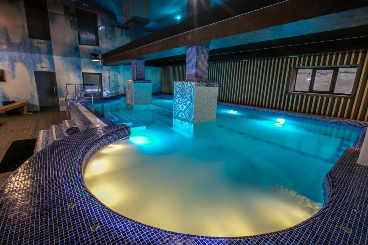 Goral Hotel & Spa Bukovel Bagian luar foto